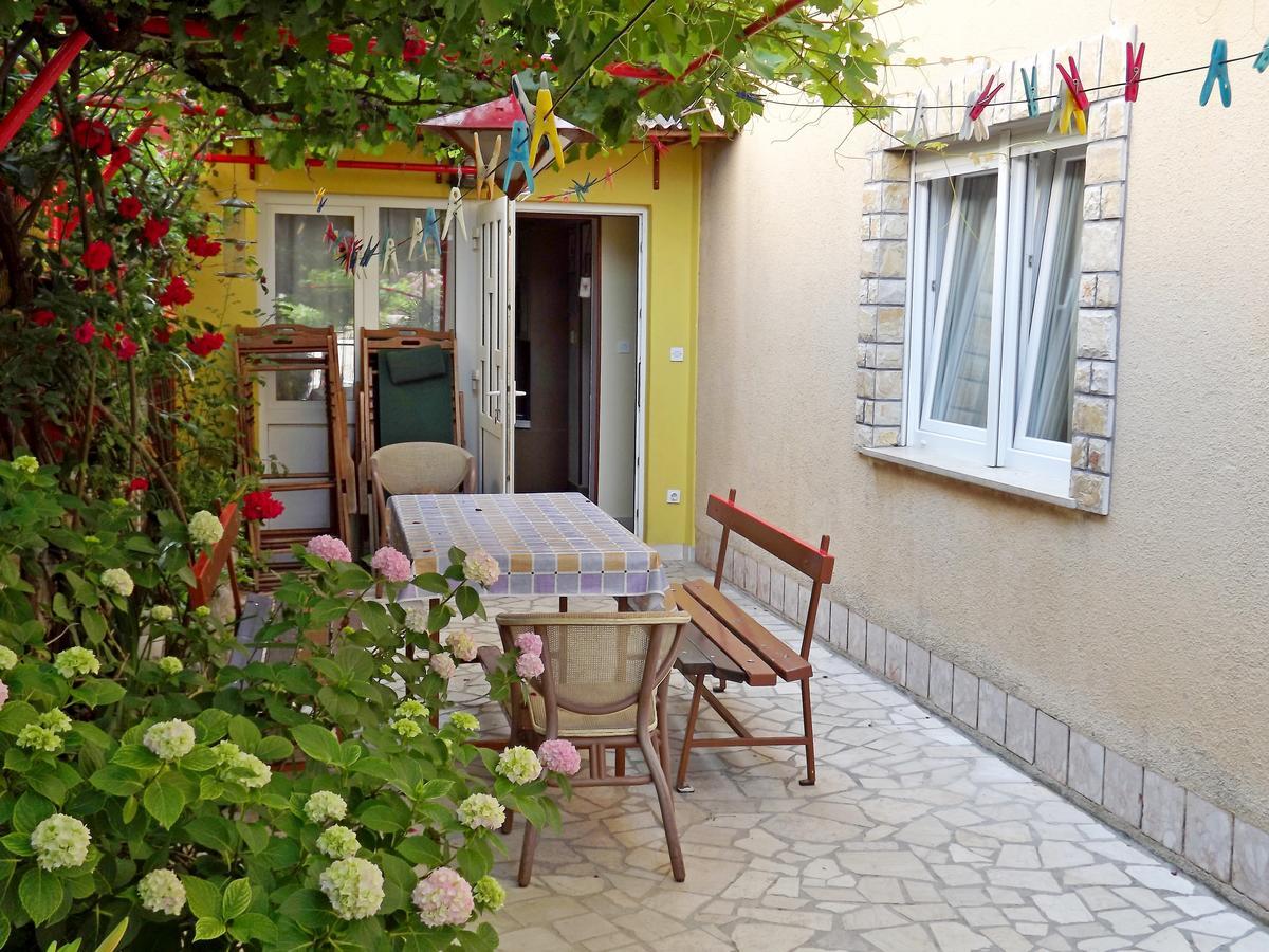Apartments Maricic 200 Meters From The Beach Novi Vinodolski Eksteriør billede