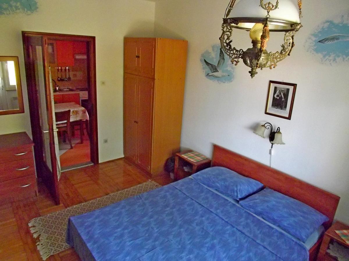 Apartments Maricic 200 Meters From The Beach Novi Vinodolski Eksteriør billede