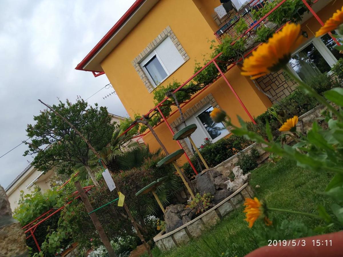 Apartments Maricic 200 Meters From The Beach Novi Vinodolski Eksteriør billede