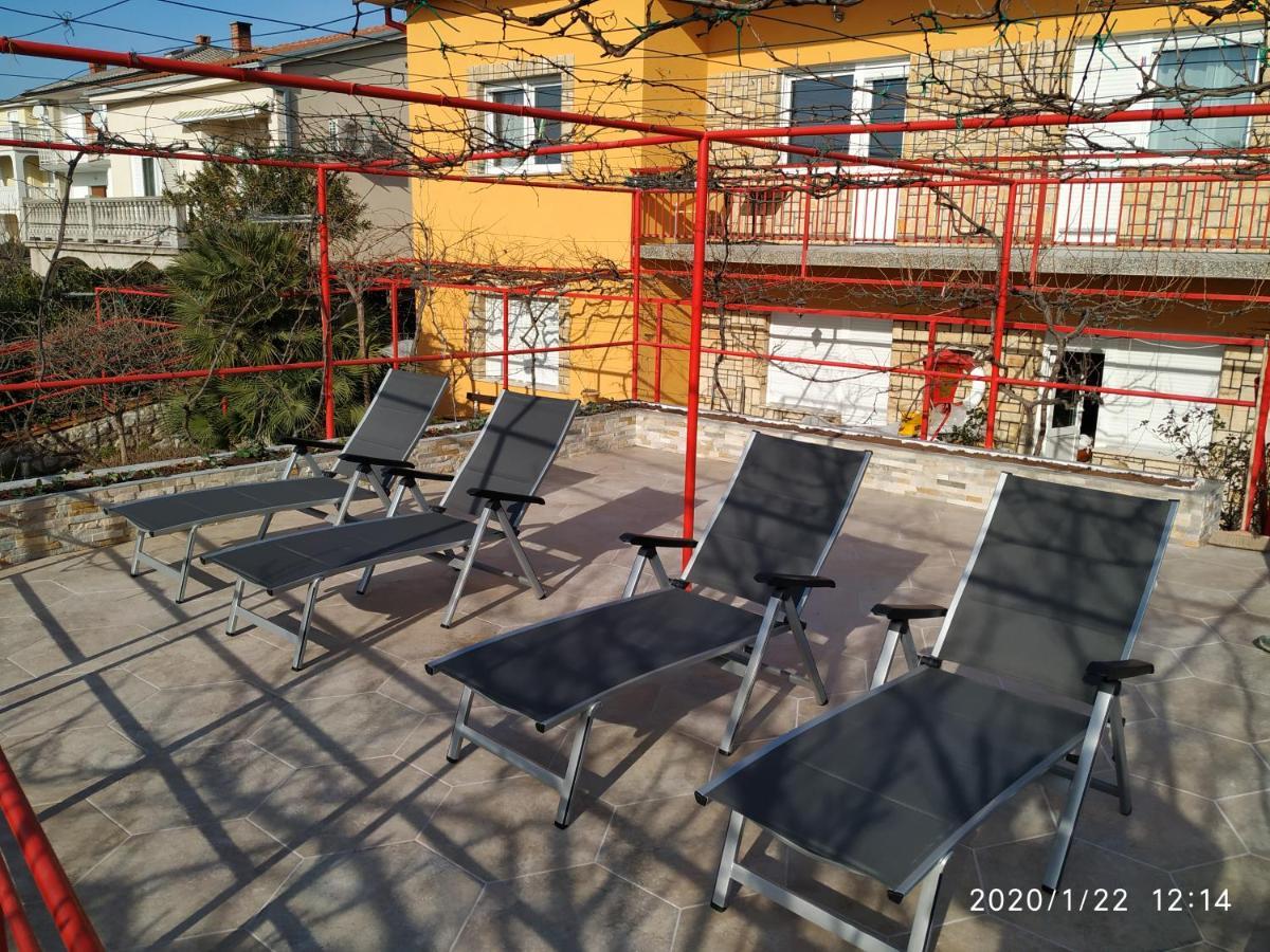 Apartments Maricic 200 Meters From The Beach Novi Vinodolski Eksteriør billede