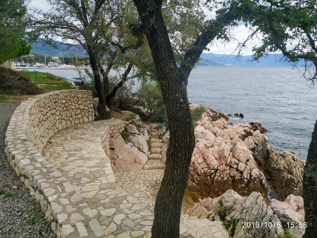 Apartments Maricic 200 Meters From The Beach Novi Vinodolski Eksteriør billede