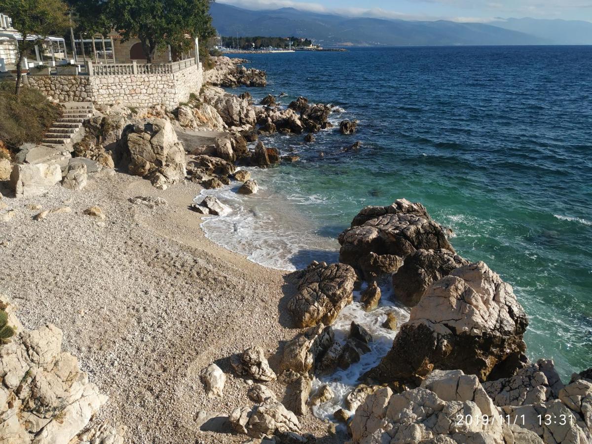 Apartments Maricic 200 Meters From The Beach Novi Vinodolski Eksteriør billede