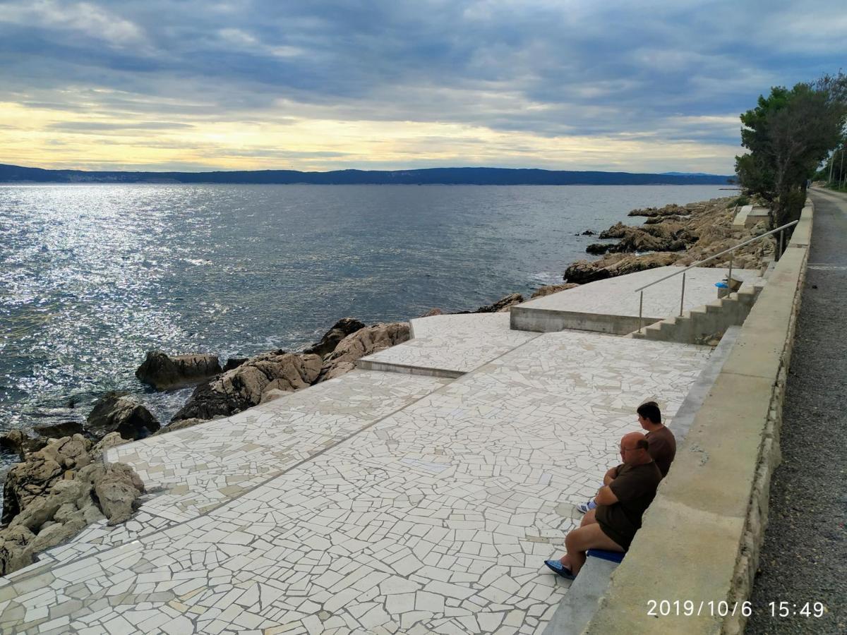 Apartments Maricic 200 Meters From The Beach Novi Vinodolski Eksteriør billede