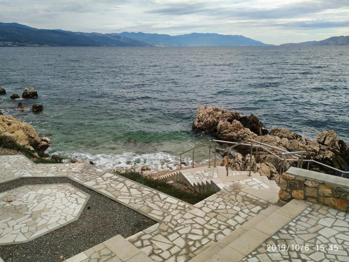 Apartments Maricic 200 Meters From The Beach Novi Vinodolski Eksteriør billede