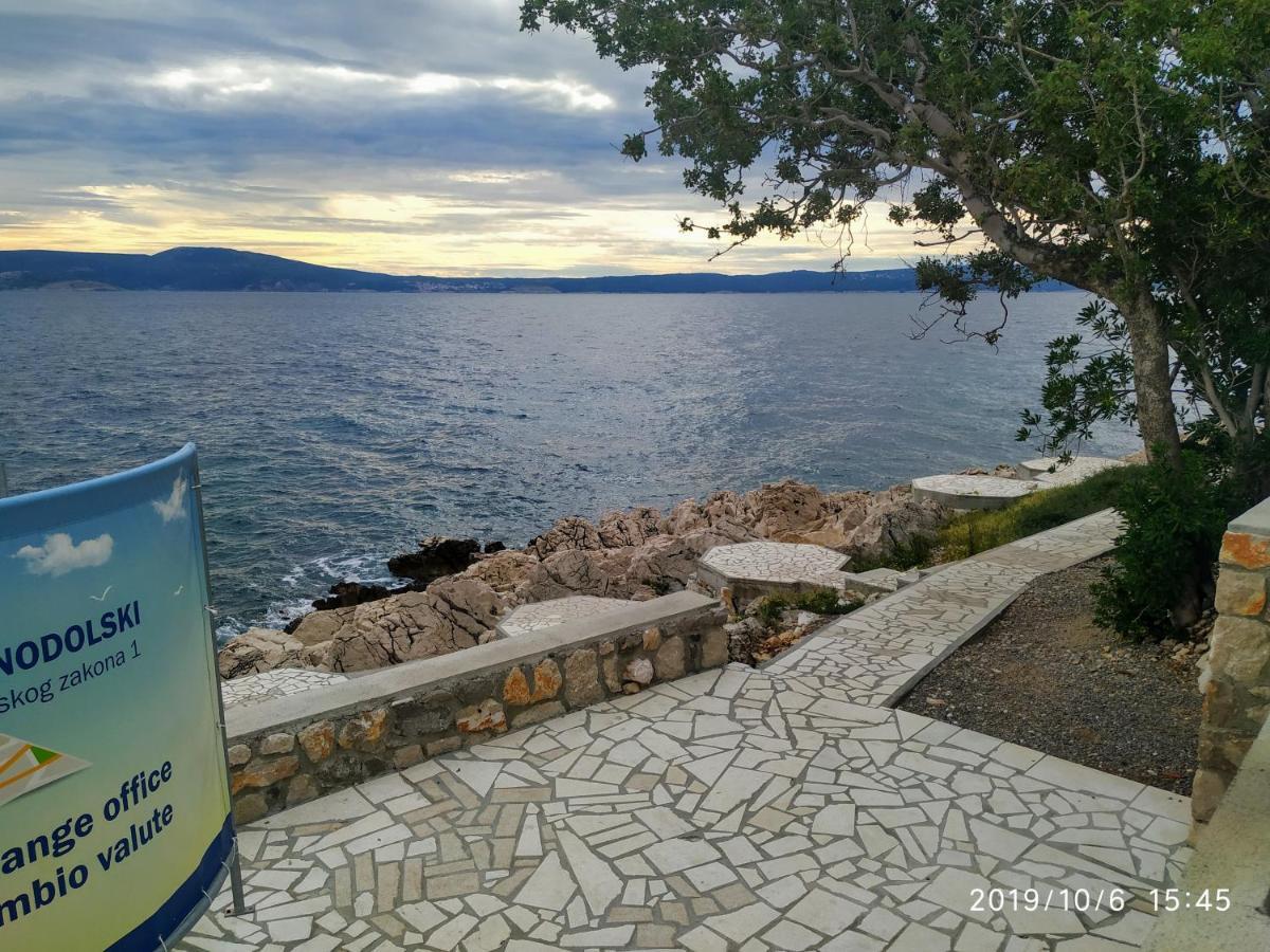 Apartments Maricic 200 Meters From The Beach Novi Vinodolski Eksteriør billede